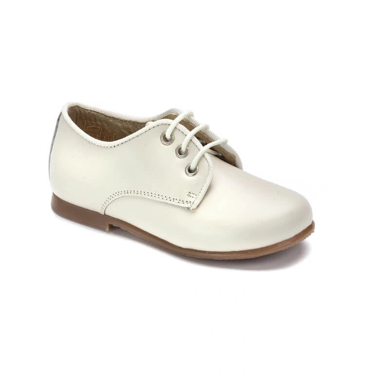 White leather lace-up shoes for toddlers made in Spain