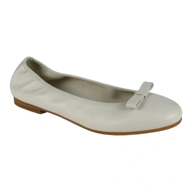 Cream soft leather flats for girl by London Kids - ballet flats with bow.