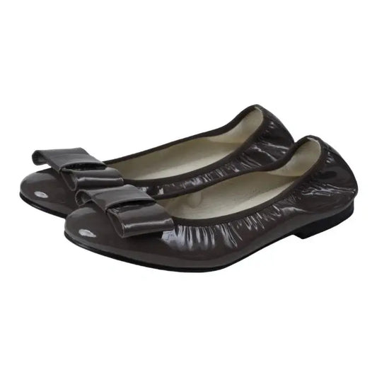 Gray patent leather flats for girl, teen, and women by London Kids - ballet flat with square bow.