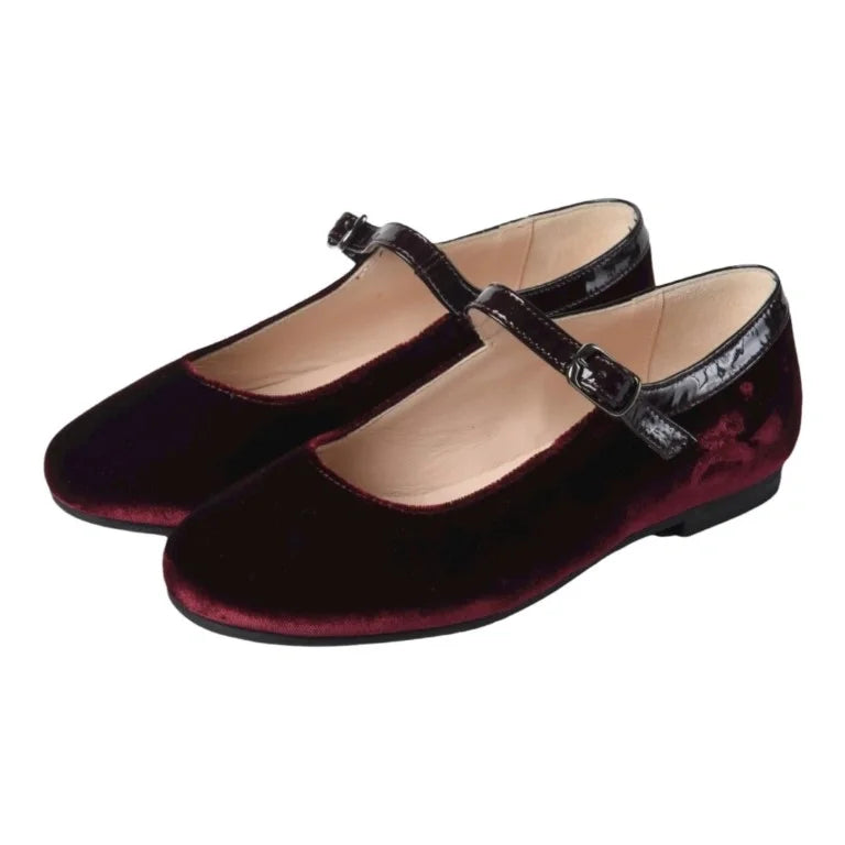 Bordo velvet strap shoes for girls by London Kids, elegant and comfortable option for dressy occasions.