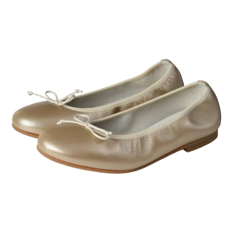 Gold soft leather flats for girls by London Kids, bow ballet flat, gold color, soft leather, made in Italy.