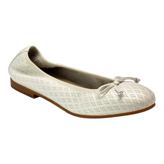 Cream soft leather flats for girl by London Kids in cream color