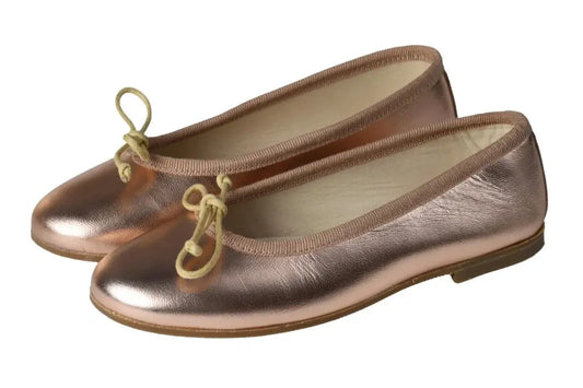 Gold soft leather flats for girls, teens, and women by Galluci - bow ballet flat in gold soft leather.