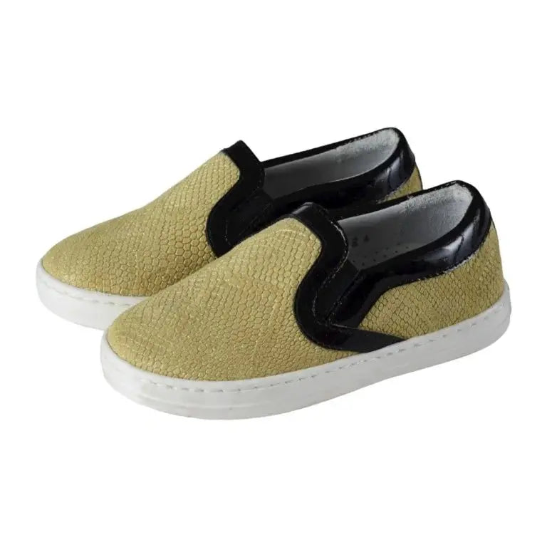 Yellow soft leather sneaker for girl by Beberlis - vibrant and comfortable casual shoe for young fashionistas.