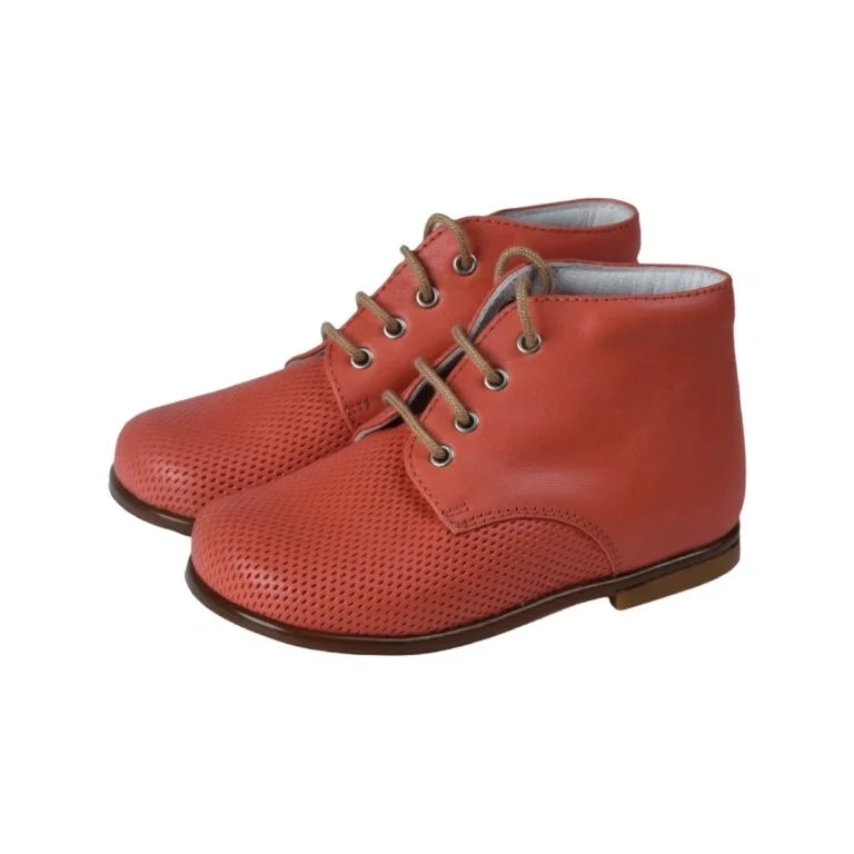 Coral soft leather lace shoes for toddlers by Beberlis, made with soft leather in Spain.