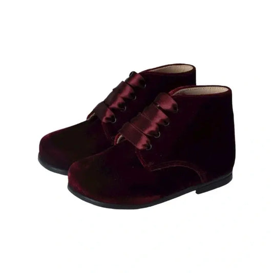 Bordo Velvet Lace toddler shoes by Beberlis, perfect for any occasion.