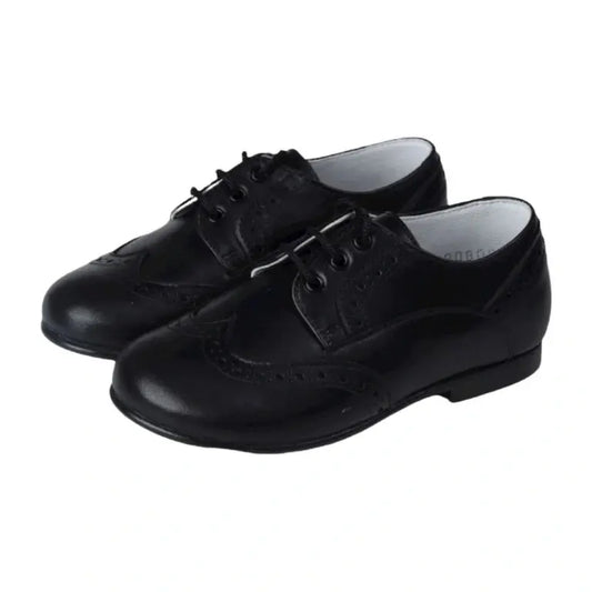 Black polished leather lace shoes for boys by Beberlis, ideal for dress and casual occasions.