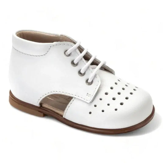 Soft leather lace shoes for toddlers by Beberlis in white color