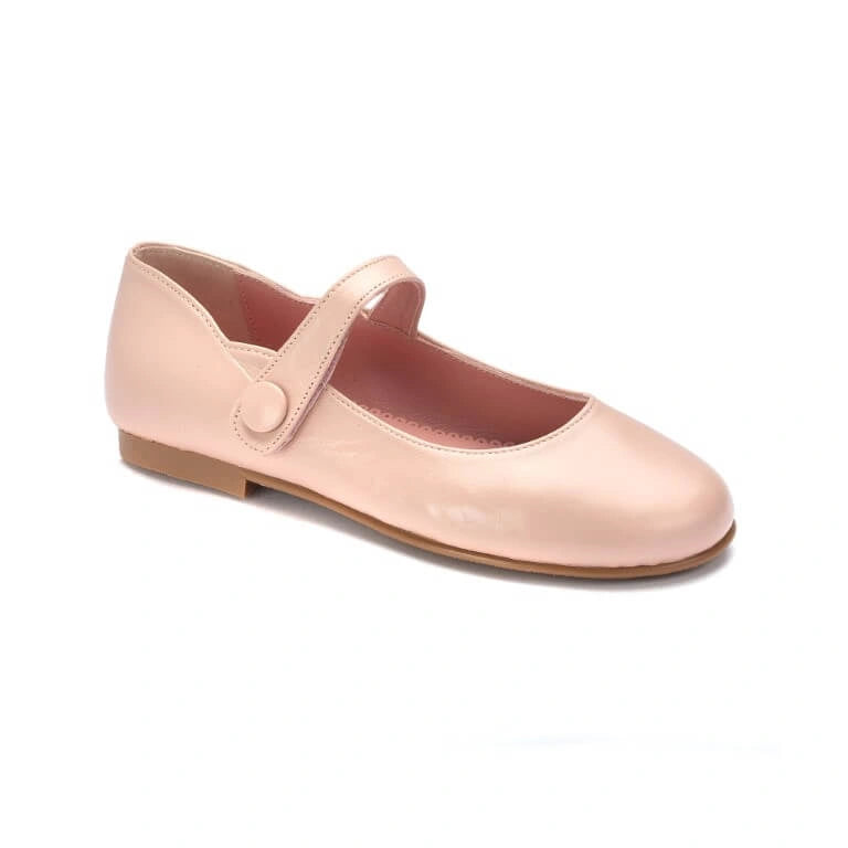 Pink leather Mary Jane dress shoe for girls with strap, crafted in Spain