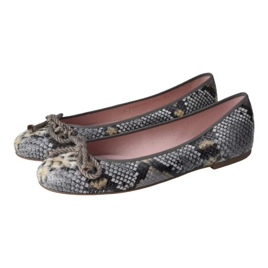 Stylish gray snake leather flats for teens and women by Pretty Ballerinas.