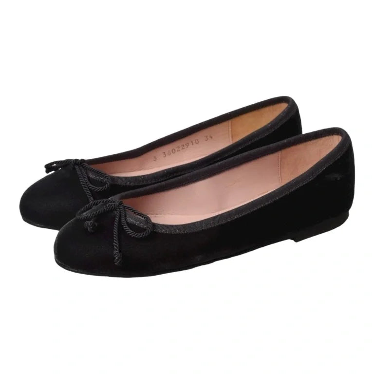 Grey velvet flats for teens and women by Pretty Ballerinas.