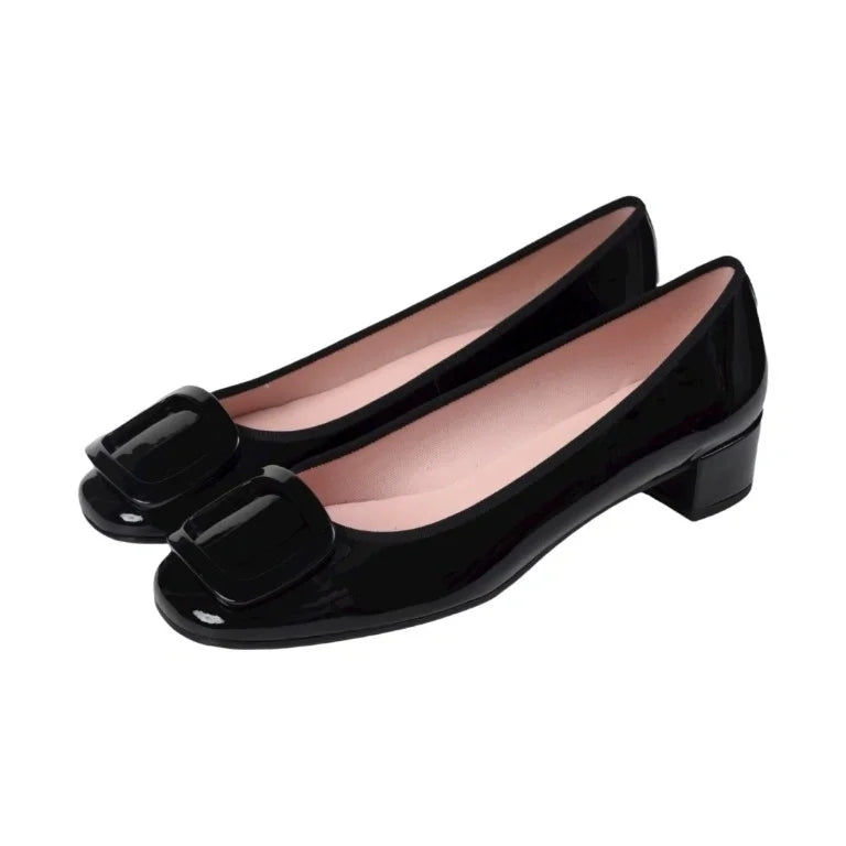 Black patent leather heel for teen women by Pretty Ballerinas - elegant and versatile choice for any occasion.