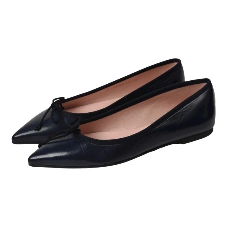 Navy soft leather flats for teen women by Pretty Ballerinas, navy color, soft leather material, flats for dressy and casual occasions.