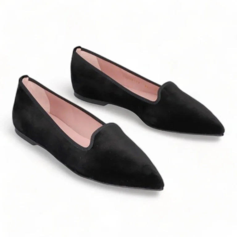 Black velvet smoking loafer for teen/women by Pretty Ballerinas - stylish and comfortable choice for any occasion.