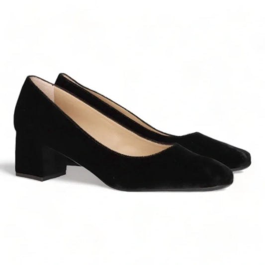 Black velvet heel for teen and women by Pretty Ballerinas - elegant and stylish