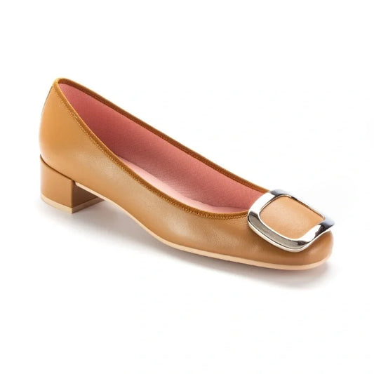 Tan soft leather heel for teen women in salsi color by Pretty Ballerinas - elegant and comfortable choice for all occasions.