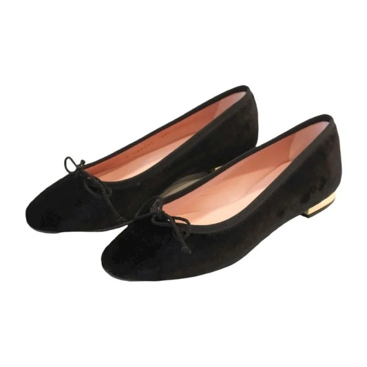 Elegant black velvet flats for teens and women by Pretty Ballerinas