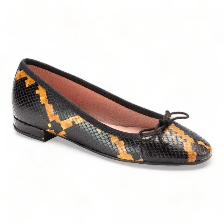 Black croc leather flats for teen/women by Pretty Ballerinas - Chic and stylish flats perfect for any occasion.