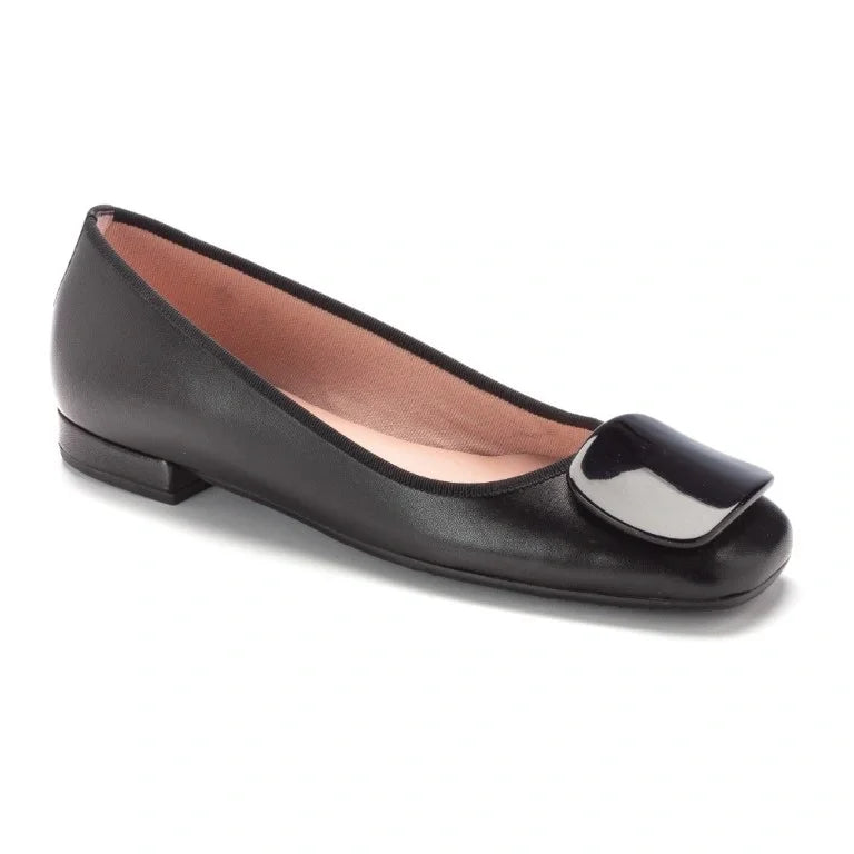 Black soft leather flats for teens and women by Pretty Ballerinas.