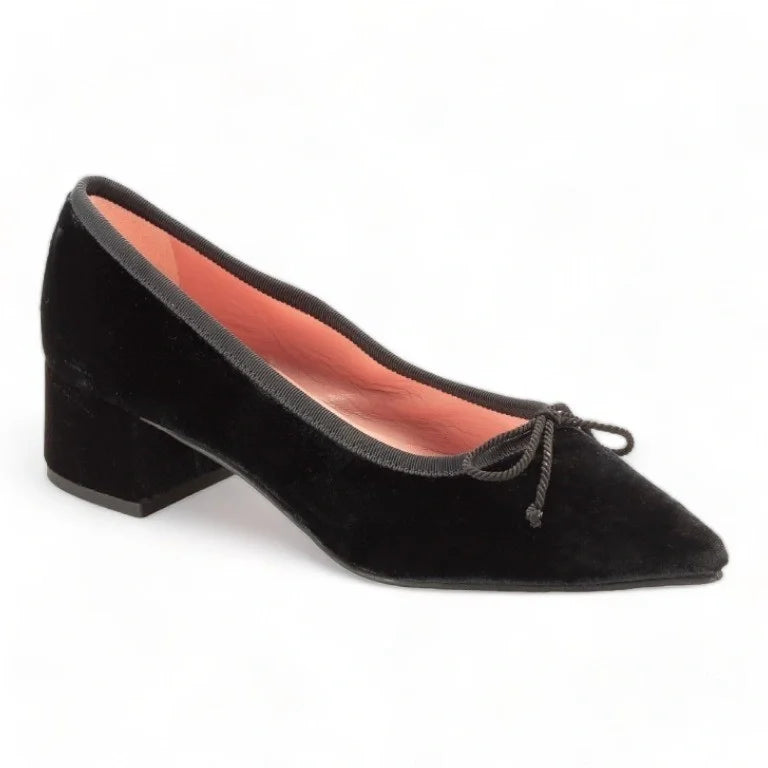 Black velvet heel for teens and women by Pretty Ballerinas