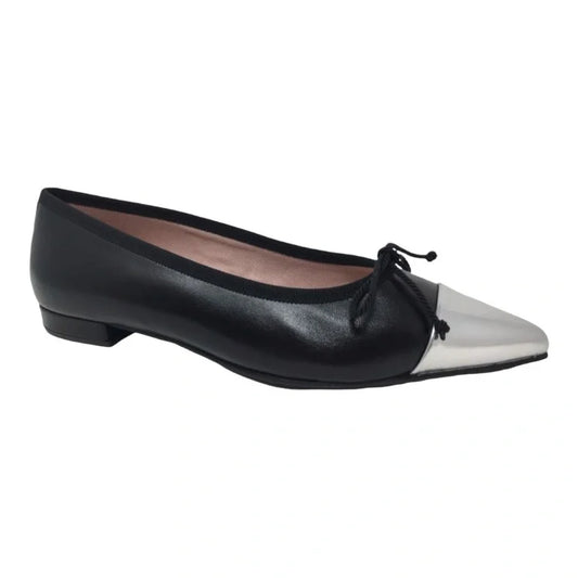 Black soft leather flats for teens and women by Pretty Ballerinas, featuring a bow point design.