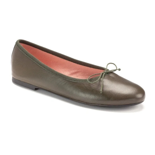 Green soft leather flats by Pretty Ballerinas - Green soft leather flats for teens and women, comfortable and stylish