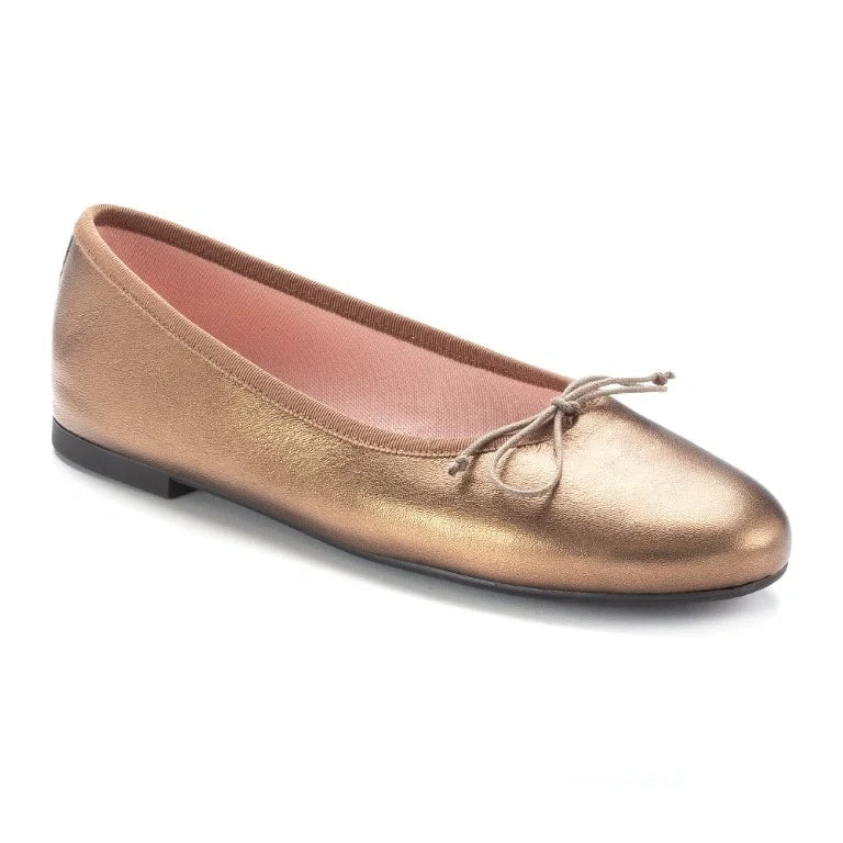 Rust soft leather flats for teens and women by Pretty Ballerinas - stylish and comfortable flats in rust color crafted from soft leather.