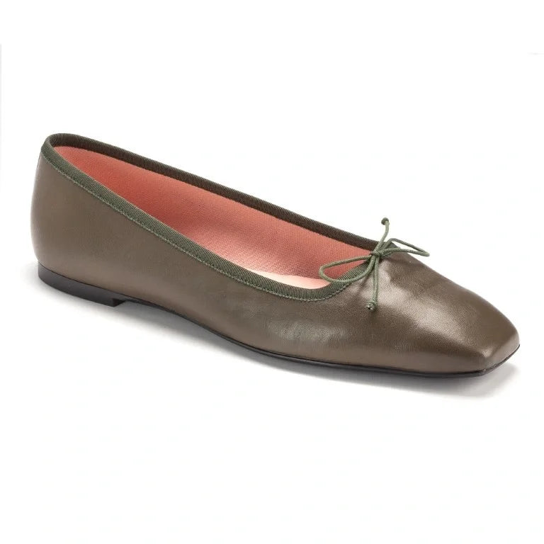 Green soft leather flats by Pretty Ballerinas - Green color, soft leather material, perfect for teens and women.