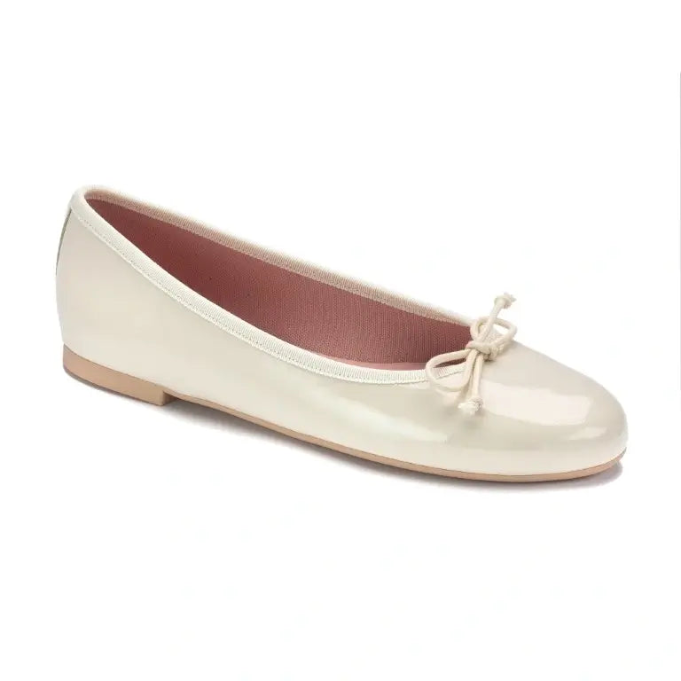 Beige patent teens bow shoe