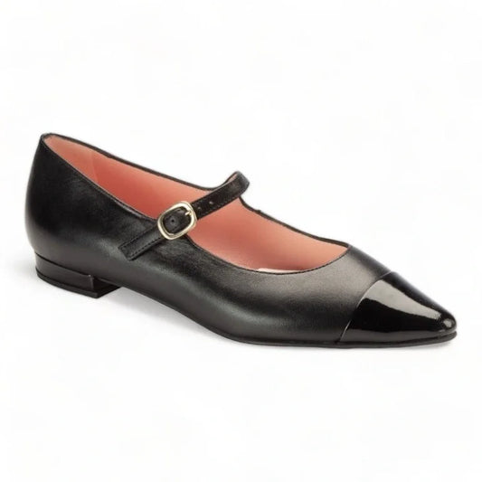 Black soft leather strap shoes for teens and women by Pretty Ballerinas, crafted in Spain.