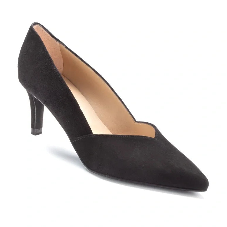 Black suede heels for teens and women by Pretty Ballerinas.