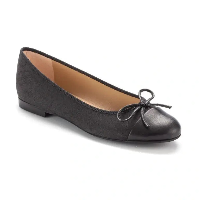 Black soft leather flats for teens and women by Pretty Ballerinas, ballet flat with bow.