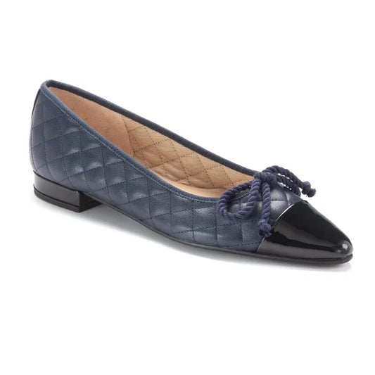 Navy soft leather flats for teens and women by Pretty Ballerinas - elegant and comfortable option for any occasion.