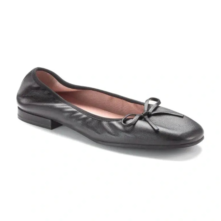 Black soft leather flats for teen and women by Pretty Ballerinas, elastic bow design.