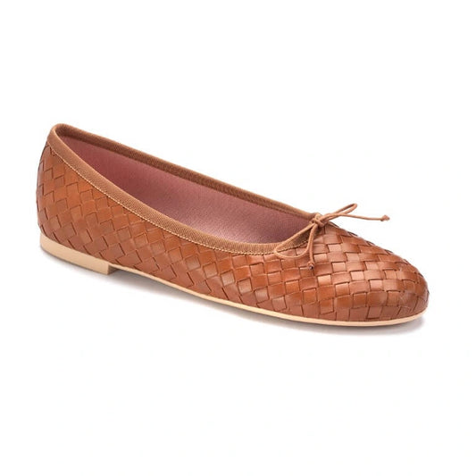 Tan woven teens bow shoe with stylish flat design, made in Spain