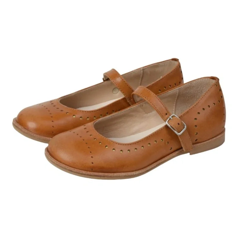 Pretty ballerina-style Mary Jane strap in tan soft leather for girls by Manuela de Juan