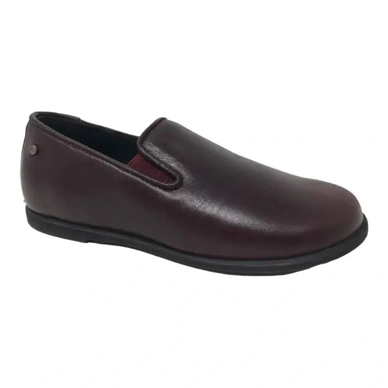 Bordo soft leather slip-on shoes for boys and girls by Manuela de Juan