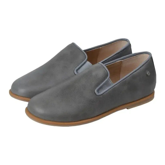 Soft leather slip-on shoes for boys and girls in gray by Manuela de Juan