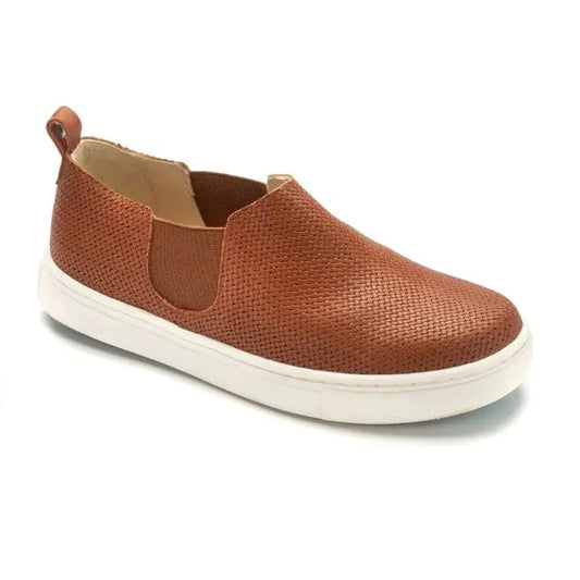 Tan soft leather sneaker for girl by Manuela de Juan