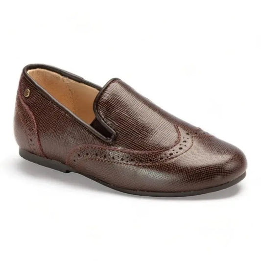 Brown patent leather slip-on loafers for boys by Manuela de Juan