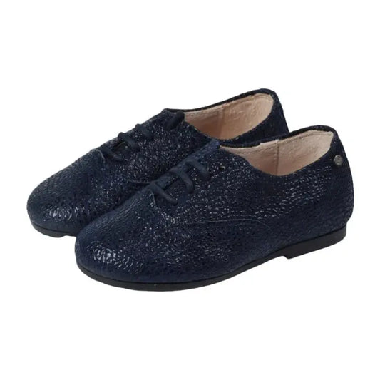 Navy soft leather lace shoes for girls by Manuela de Juan - Derby, made of soft leather, perfect for casual occasions.