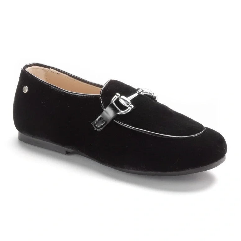 Black velvet slip-on shoes for boys and girls by Manuela de Juan - ideal for dressy occasions