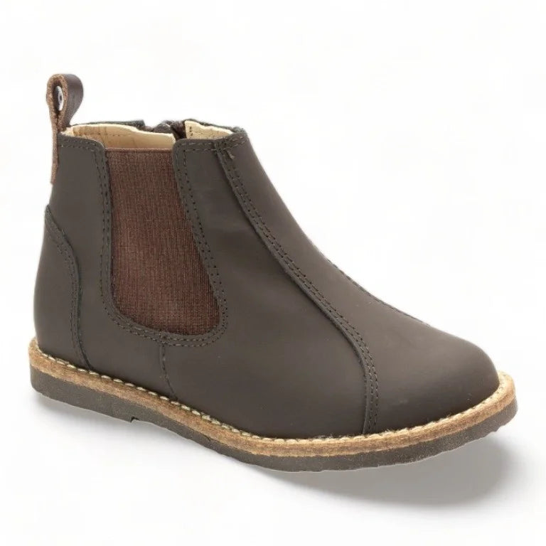 Stylish brown Sahara leather bootie for boys and girls by Manuela de Juan, made in Spain.