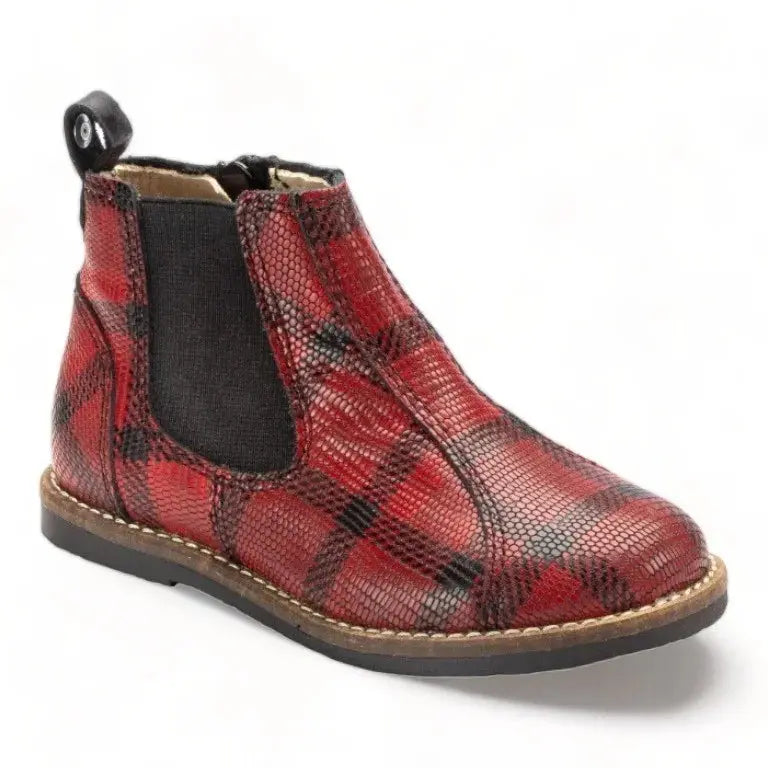 Red soft leather bootie for boy and girl by Manuela de Juan - casual style