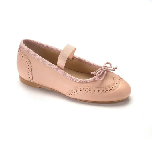 Soft leather strap shoes for girls by Manuela de Juan in nude color