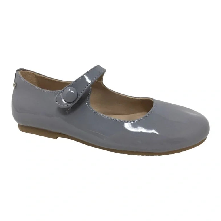 Gray patent leather strap for girl by Manuela de Juan - snap-closure Mary Jane strap