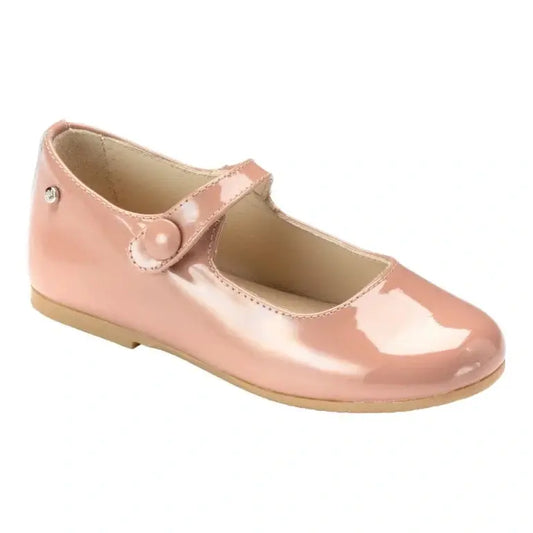 Pink patent leather strap for girl by Manuela de Juan - snap-closure Mary Jane.