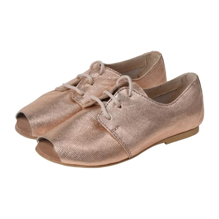 Stylish gold soft leather lace-up shoes for girls by Manuela de Juan