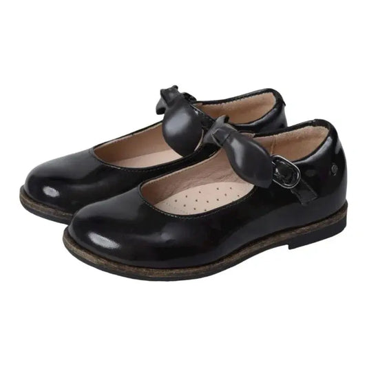 Stylish gray patent leather strap shoes for girls by Manuela de Juan