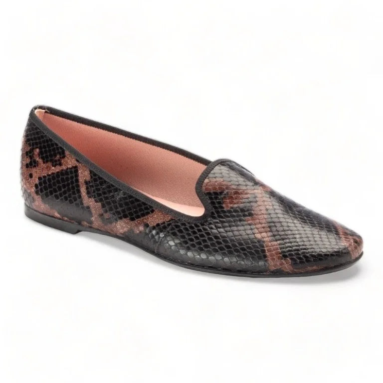 Black croc leather smoking loafer for teen/women by Pretty Ballerinas - Manuela de Juan - casual smoking slipper.